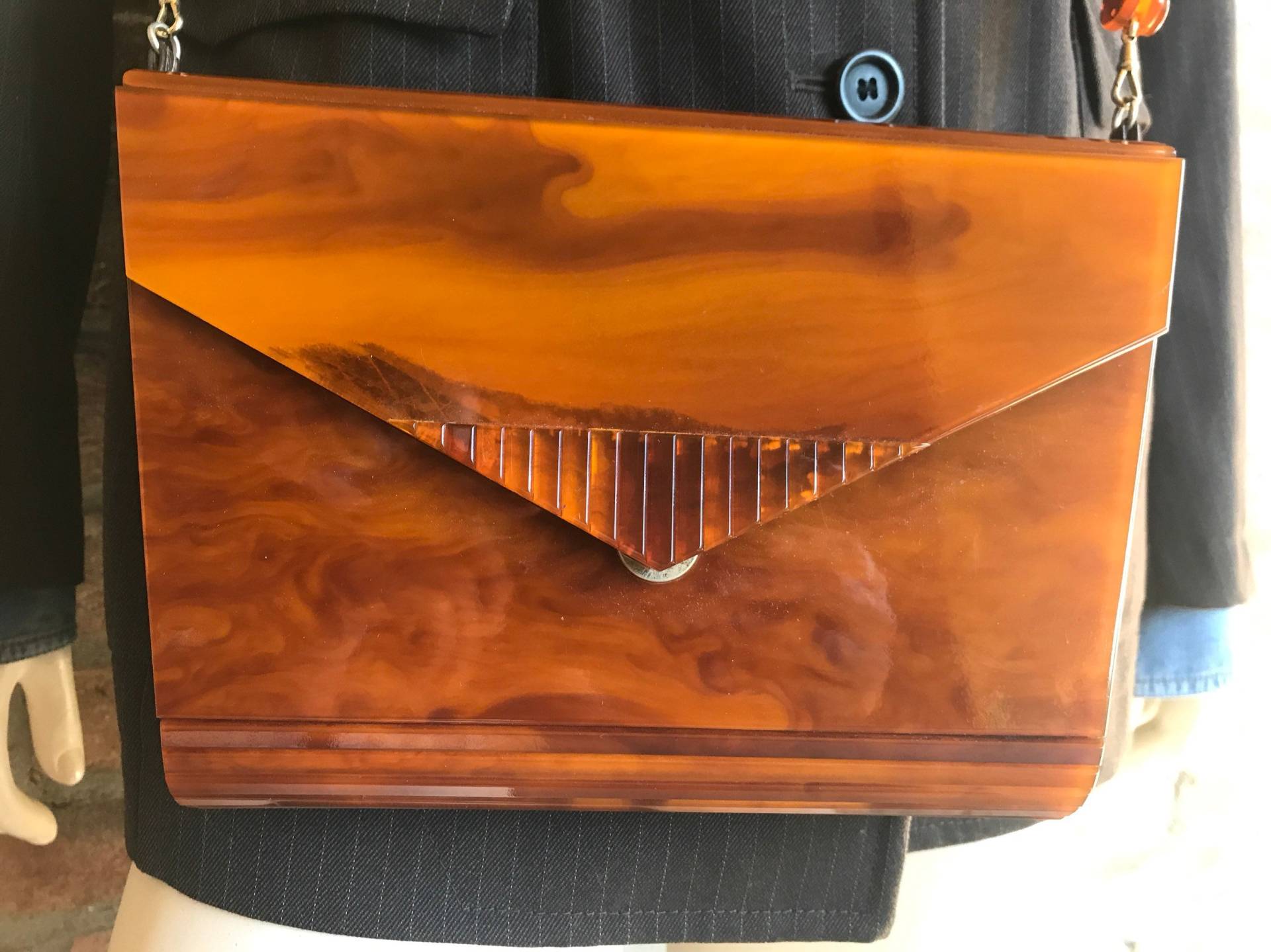 Tasche Von Gianni Versace, Vintage-Handtasche Im Bakelit-Stil, Seltene Clutch Aus Den 80Ern, Strukturierte Umhängetasche, Nos, Neuwertig. Zustand von inlove4vintage