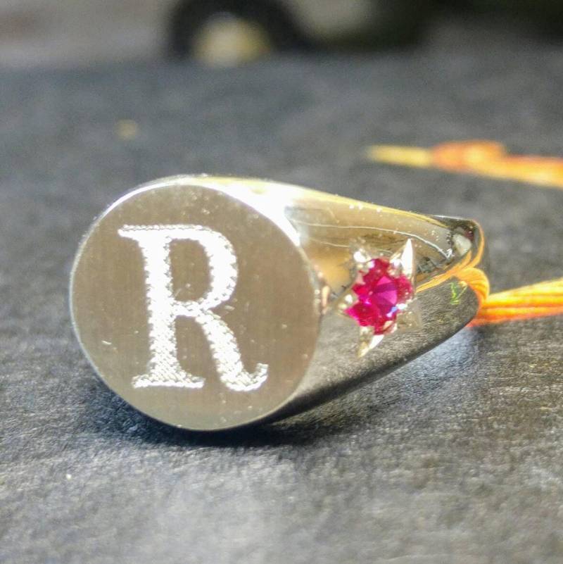 Ring Silber Am Kleinen Finger, Anfangs Finger Mit Rubin, Graviert Ring, Ausgefallener Persönlichen Coolen Ring Ring Silber Am Kleinen Finger, Anfangs Finger Mit Rubin, Graviert Ring, Ausgefallener Persönlichen Coolen Ring von innaheiman