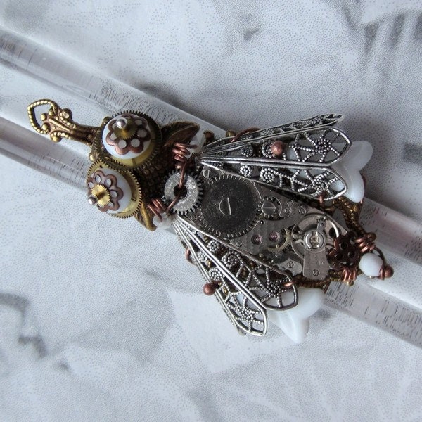 Fantasy Insect Unikat Brosche Im Steampunk-Style von insectorium