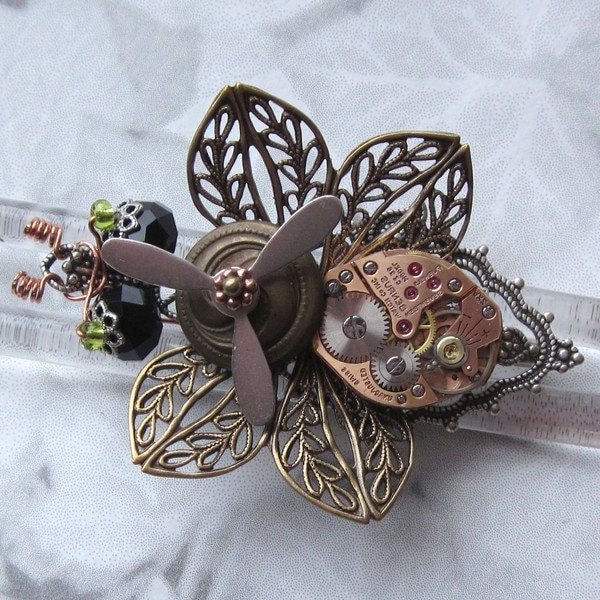 Fantasy Insect Unikat Brosche Im Steampunk-Style von insectorium