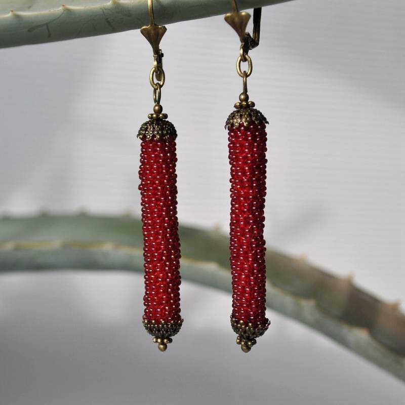 Ohrringe Darkred Bronzefarben Glasperlen Messing Bronze Ohrhänger Mini Roccailles Glas Rot von insectorium