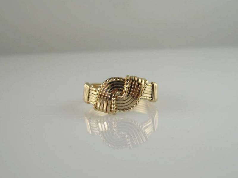Ri-0119 14K Gold Filled Hug Ring, Handgemachter Draht Gewickelt Ri-0119 14K Gold Filled Hug Ring, Handgemachter Draht Gewickelt von inspiredcreationsco