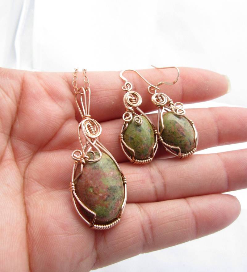Ukanit Halskette, Schmuck, Edelstein Wire Wrapped Handgemachter Grüne Ukanit Halskette, Schmuck, Edelstein Wire Wrapped Handgemachter Grüne von inspiredcreationsco