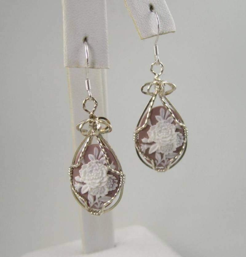 Wse-0104 Blumen Cameo Ohrring Draht Gewickelt in Sterling Silber Wse-0104 Blumen Cameo Ohrring Draht Gewickelt in Sterling Silber von inspiredcreationsco