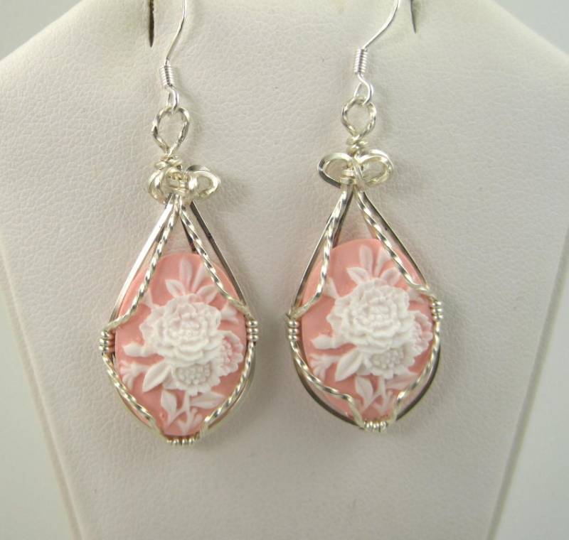 Wse-0105 Blumen Cameo Ohrring Draht Gewickelt in Sterling Silber Wse-0105 Blumen Cameo Ohrring Draht Gewickelt in Sterling Silber von inspiredcreationsco