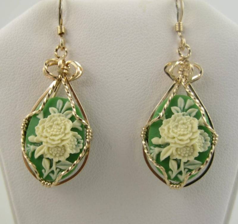 Wse-0114 Blumen Cameo Handgemachte Ohrring Draht Gewickelt Mit 14K Gold Fill Wse-0114 Blumen Cameo Handgemachte Ohrring Draht Gewickelt Mit 14K Gold Fill von inspiredcreationsco