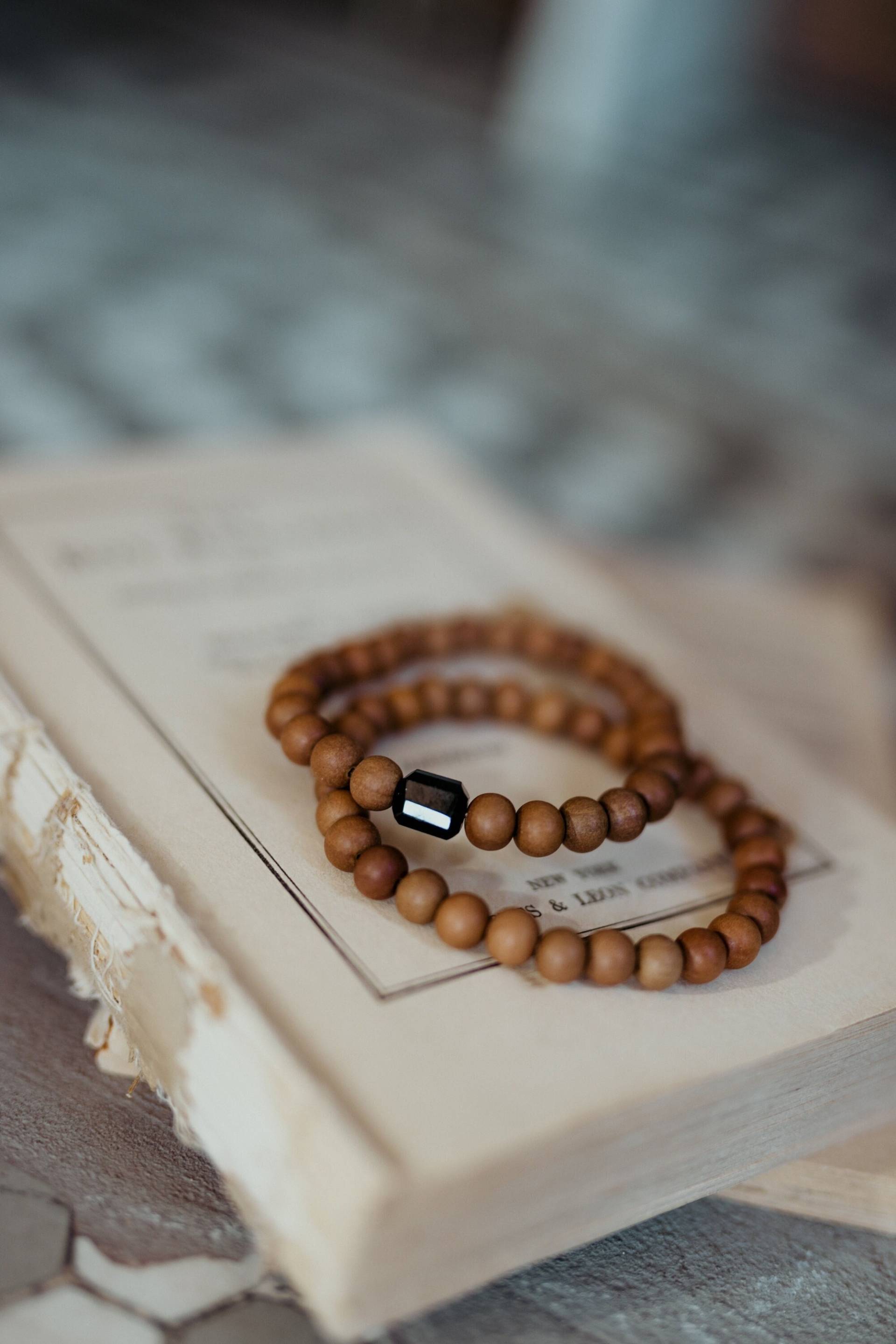 8mm Sandalholz Und Schwarzer Turmalin Armband | Emf Schutzarmband Unisex Herren Holz Mala von intertwinedbybella