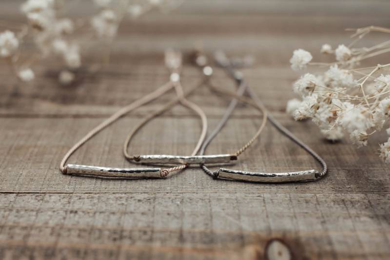 Zierliches Silber + Seide Armband Verstellbar | Bar Minimalist Winziges Kleines String Zierliches Silber + Seide Armband Verstellbar | Bar Minimalist Winziges Kleines String von intertwinedbybella