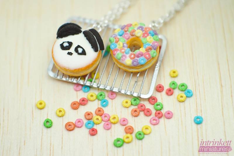 Panda Kekse Und Regenbogen Obst Müsli Donut Charm Miniatur Frühstück Essen Anhänger Halskette Polymer Clay Schmuck Panda Kekse Und Regenbogen Obst Müsli Donut Charm Miniatur Frühstück Essen Anhänger Halskette Polymer Clay Schmuck von intrinkett