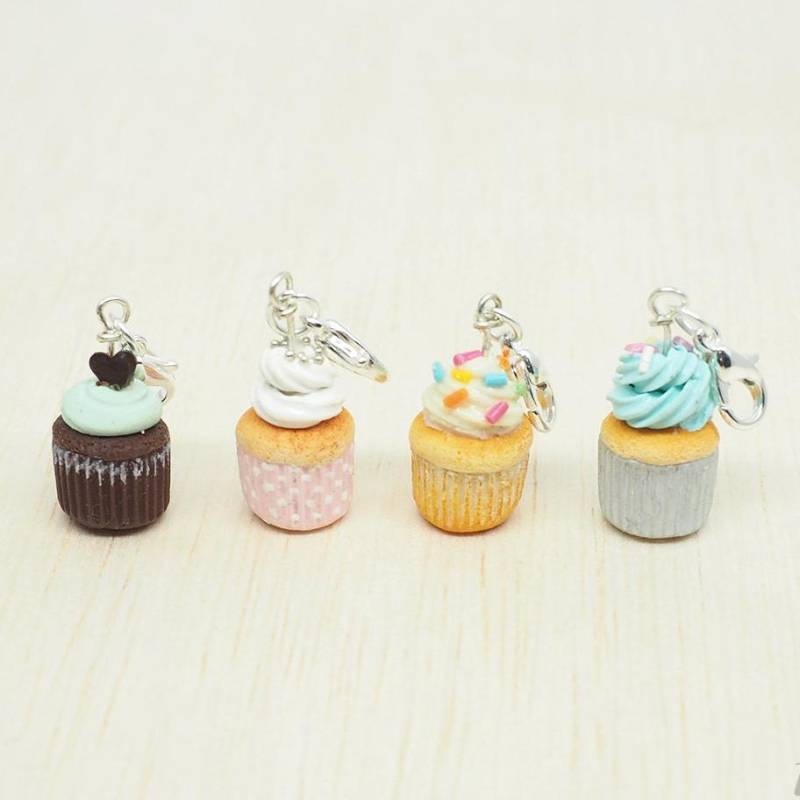 Rosa Cupcake Mit Sahne Polymer Clay Miniatur Essen Anhänger Halskette Schlüsselanhänger Accessoires Rosa Cupcake Mit Sahne Polymer Clay Miniatur Essen Anhänger Halskette Schlüsselanhänger Accessoires von intrinkett