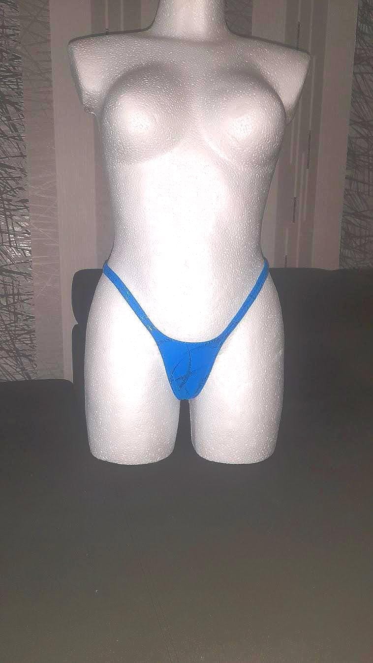 Damen T-String Tanga Mit Wenig Stoff Am Po Und Ca 14mm Bänder.., , von intymofashion