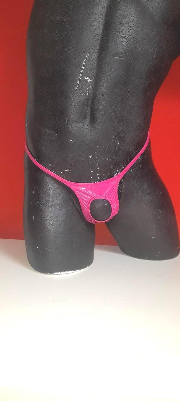 Geiler Overt Venyl String Mit Kleinem Dreieck Am Po Und Ca 8mm Bänder. von intymofashion