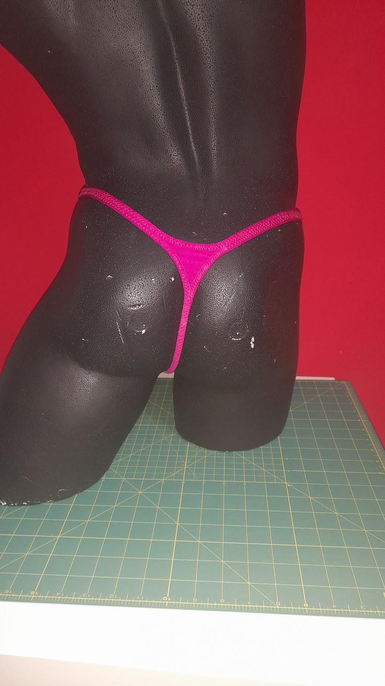 Viele Vinyl Stoffe Bulge String Mit Kleinem Dreieck Am Po Und Ca 14mm Bänder von intymofashion