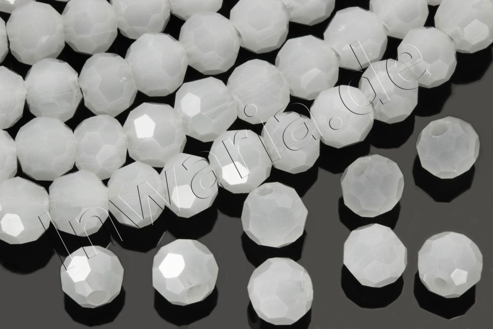Kristallperlen, rund, Ø 4 mm, facettiert von inwaria
