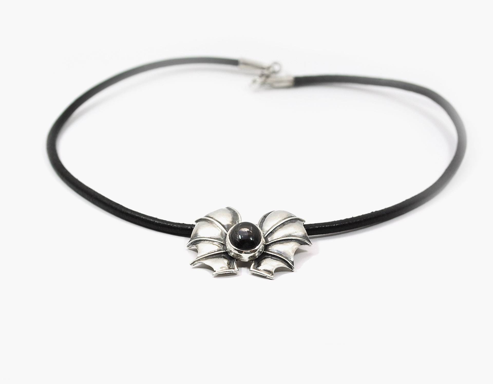 Unisex Drachen Flügel Anhänger, Dracula Sterling Silber Halskette, Leder Kollektion, Geschenk Für Ihn, Gothyc Schmuck, Black Star Stein Anhänger Unisex Drachen Flügel Anhänger, Dracula Sterling Silber Halskette, Leder Kollektion, Geschenk Für Ihn, Gothyc Schmuck, Black Star Stein Anhänger von iolitejewelry