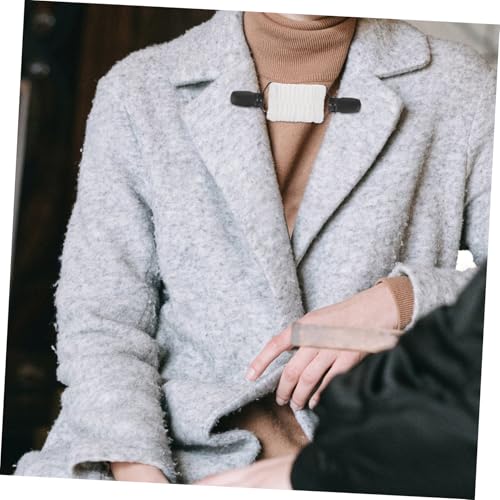 iplusmile 2 Stück Cardigan Clips für Damen mit Elastischem Taillenverschluss Sichere Pullover Klammern für Kleider und Strickjacken Vielseitige Mode Accessoires in Schwarz und Weiß von iplusmile