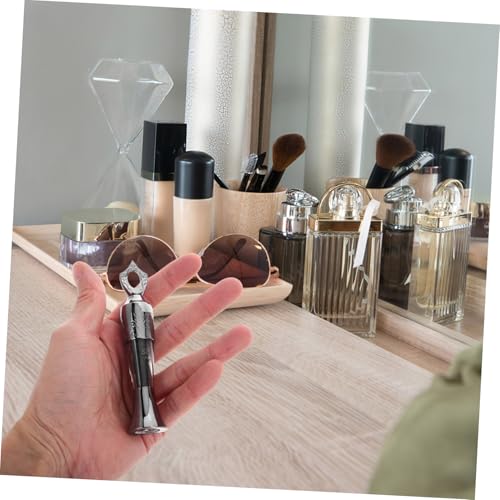 iplusmile Wasserfester Powder Eyeliner mit Feiner Spitze Natürlicher Puderformel Präzise für Damen Eleganter Design Eyeliner Stift zur Haut Geeignet für Alltag und Besondere Anlässe von iplusmile