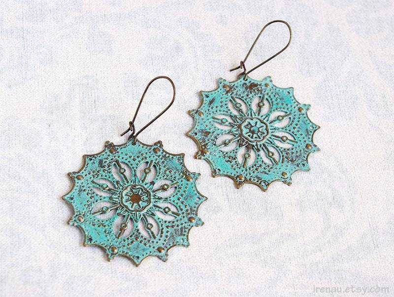 Blaue Patina Ohrringe Aqua Blau Vintage Metall Spitze Filigrane Türkis Tropfen Lange Boho Style von irenau