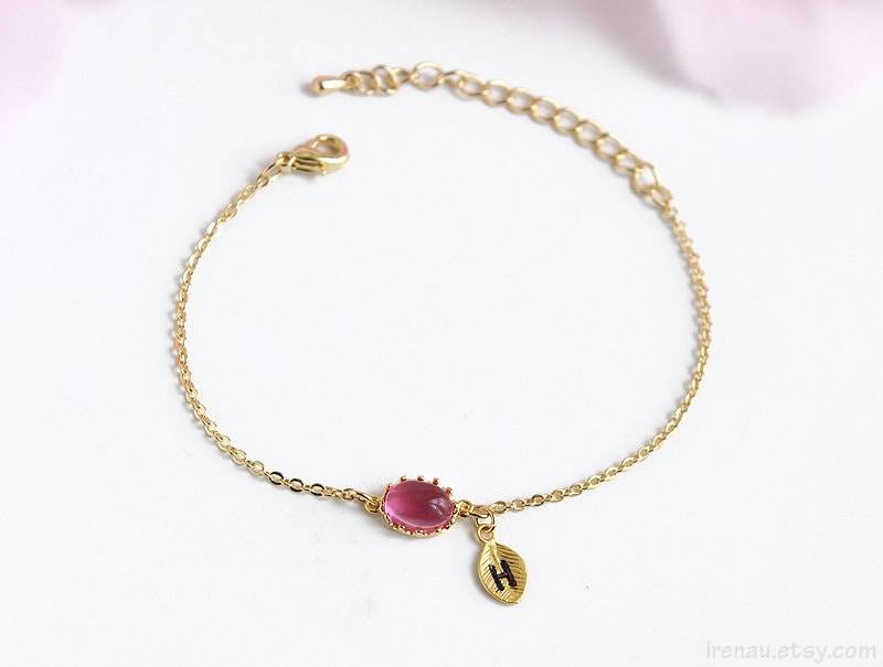 Fuchsia Armband, Personalisiertes Armband Initial Gold, Glasarmband, Zierliches Goldkette Zartes Modern Verstellbar von irenau