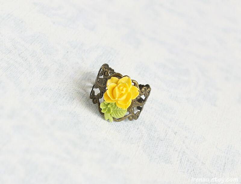 Gelber Rosen Filigraner Blumen Ring, Antik Messing Verstellbar Ring, Vintage Stil Floral Landhaus Rustikal Hochzeit Cocktail Ring Romantisch von irenau