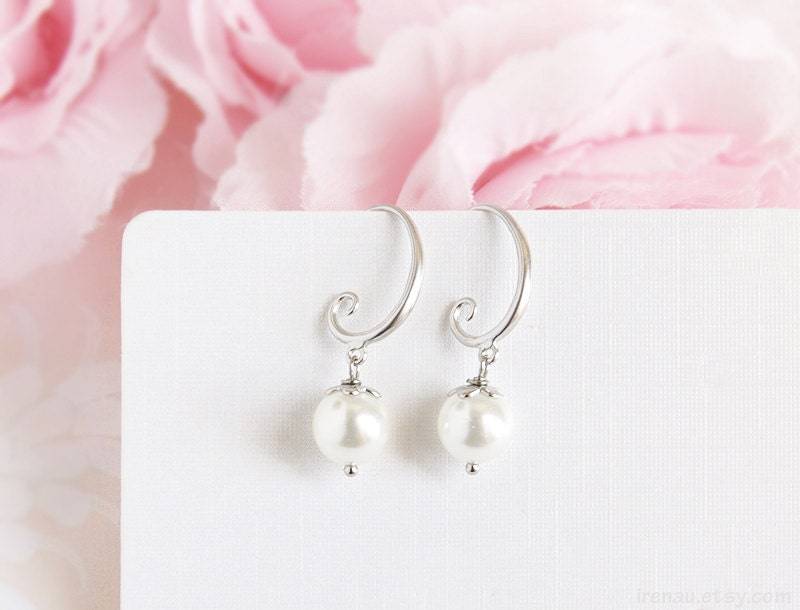 Juni Geburtsstein Ohrringe, Silber Perlen Tropfen Perlmutt Hübsche Baumeln Ohrringe von irenau