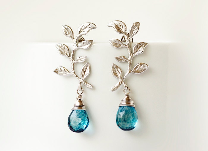 Lorbeer Ohrringe, London Blue Post Silberquarz Zweig Silber Ohrstecker, Blauquarz Schmuck von irenau