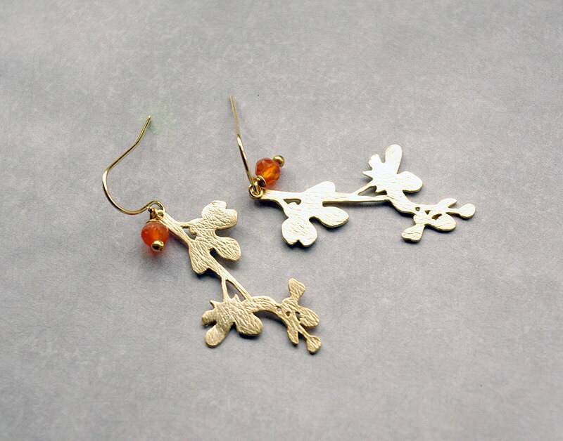 Magnolien Ohrringe, Gold Ast Karneol Baumeln Orange Natürliche Edelstein Perfekte Herbst Ohrringe von irenau