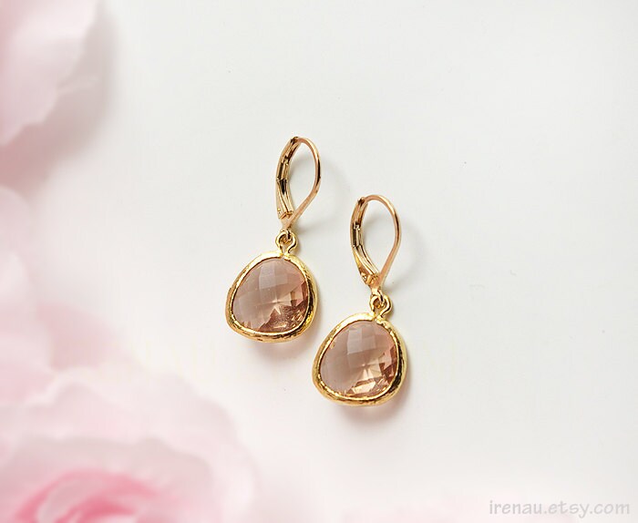 Pfirsich Champagner Ohrringe, Gold Tropfen Blush Glas Kleine Braut Hochzeit Gold von irenau