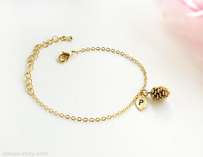 Pine Cone Armband, Armband Personalisiert Gold Tannenzapfen Initial Brautjungfer Geschenk Herbst Schmuck Jeden Tag von irenau