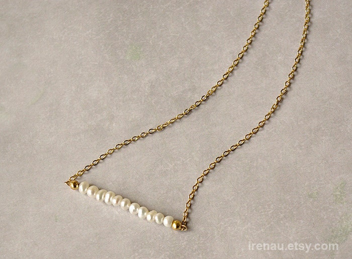Weiße Perlenkette, Schlichte Goldkette, Kurze Edelsteinkette, Brautjungfern Halskette von irenau