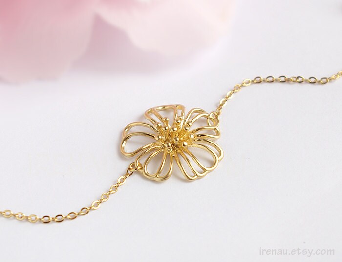 Zierliches Blumenarmband, Verstellbares Zierliches Armband Goldkette Floral Armband, Zartes Charm Goldblume Freundin Geschenk von irenau