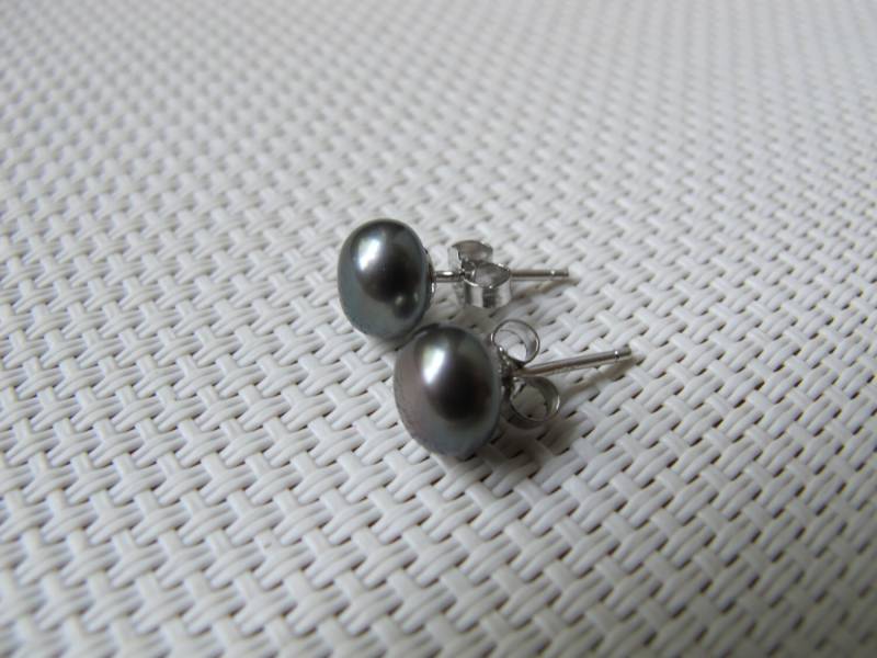 7-7.5mm Natürliche Pfau Knopf Perle 925 Gestempelt Sterling Silber Stub Ohrring E1 von irenebluetama1283