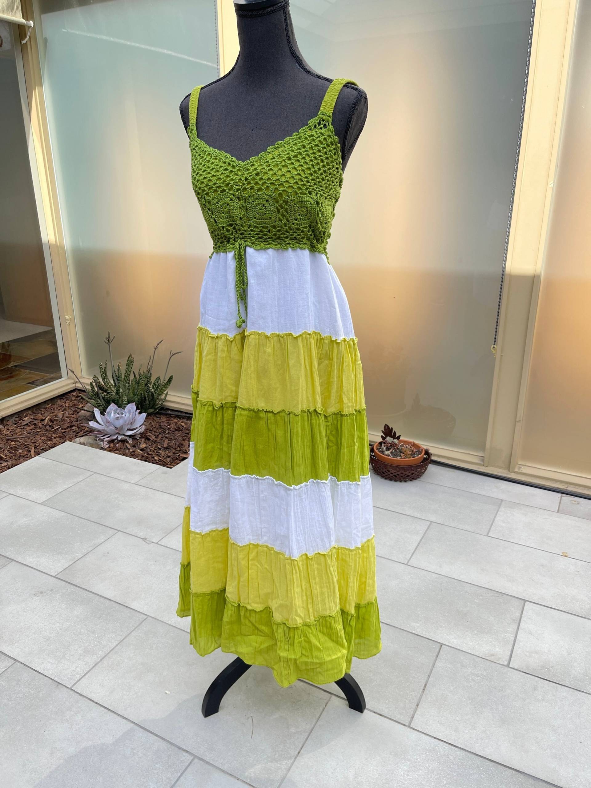 70Er Langes Gehäkeltes Maxikleid Vintage M/L 70Er Langes Gehäkeltes Maxikleid Vintage M/L von irievibe420