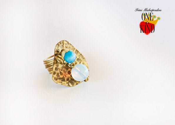 Mondstein - Messing Ring, Gehämmert Messing, Mondstein, Messingdraht, Unikat, Glücksbringer, Cocktail Ring, Boho Mode, Patina, Sommer Ring, Blauer von irinimichopoulou