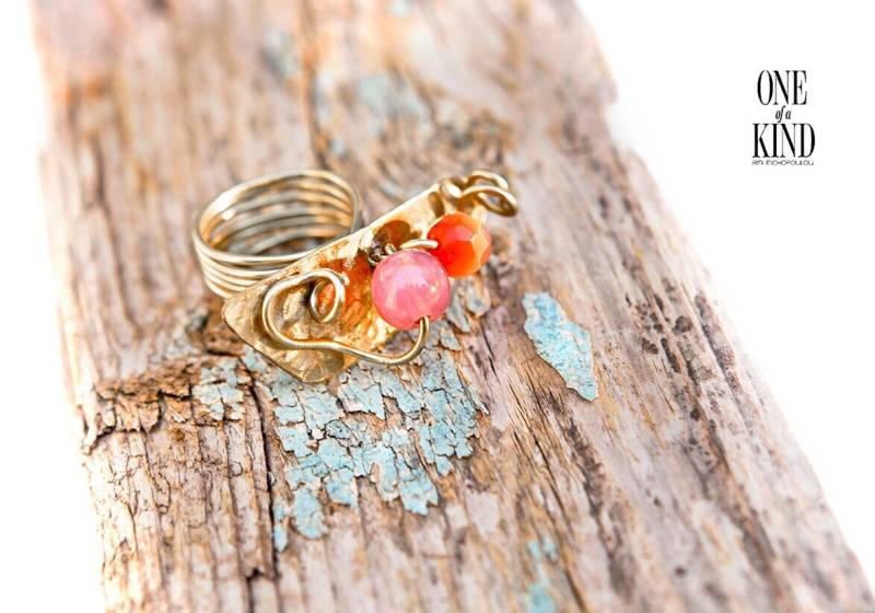 Tanz - Messing Ring, Großer, Boho, Golden, Draht Ring, Semiprecious Stein, Messingdraht, Breiter Ring, Modern, Einzelstück Tanz - Messing Ring, Großer, Boho, Golden, Draht Ring, Semiprecious Stein, Messingdraht, Breiter Ring, Modern, Einzelstück von irinimichopoulou