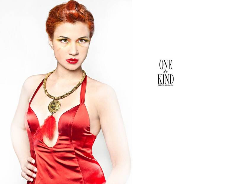 statement Halskette, Halskette, Messing Anhänger, Gold Halskette, Cocktail Halskette, Feder Schmuck, Rote Halskette, Weihnachtsgeschenk statement Halskette, Halskette, Messing Anhänger, Gold Halskette, Cocktail Halskette, Feder Schmuck, Rote Halskette, Weihnachtsgeschenk von irinimichopoulou