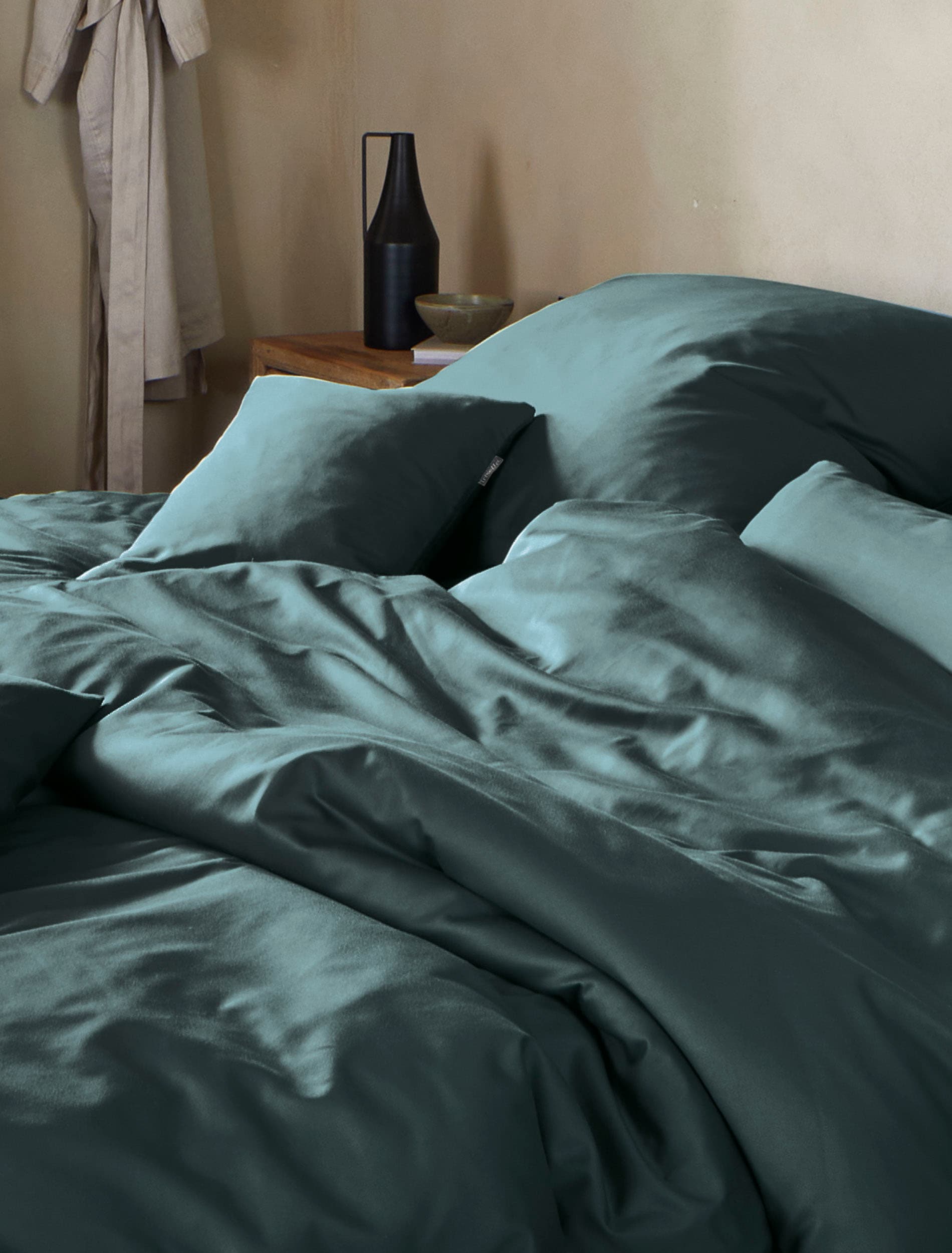 Irisette Bettwäsche "Premium Satin Bettwäsche Paris", hochwertige Uni Premium Bettwäsche mit Reißverschluss, 100% Baumwolle Irisette Bettwäsche "Premium Satin Bettwäsche Paris", hochwertige Uni Premium Bettwäsche mit Reißverschluss, 100% Baumwolle von irisette