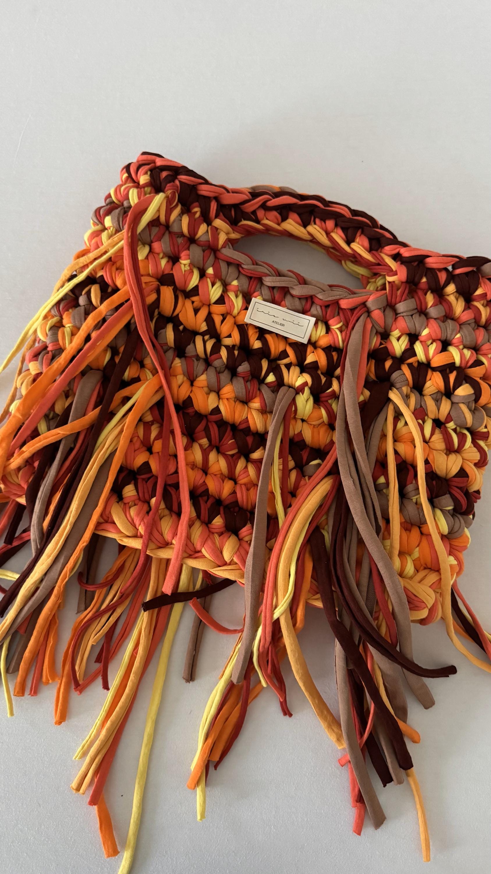Crochet Bag -Carry Bag Fire - Häkeltasche Mit Fransen in Bunt/Mehrfarbig Rot-Orange Crochet Bag -Carry Bag Fire - Häkeltasche Mit Fransen in Bunt/Mehrfarbig Rot-Orange von iriswiiATELIER