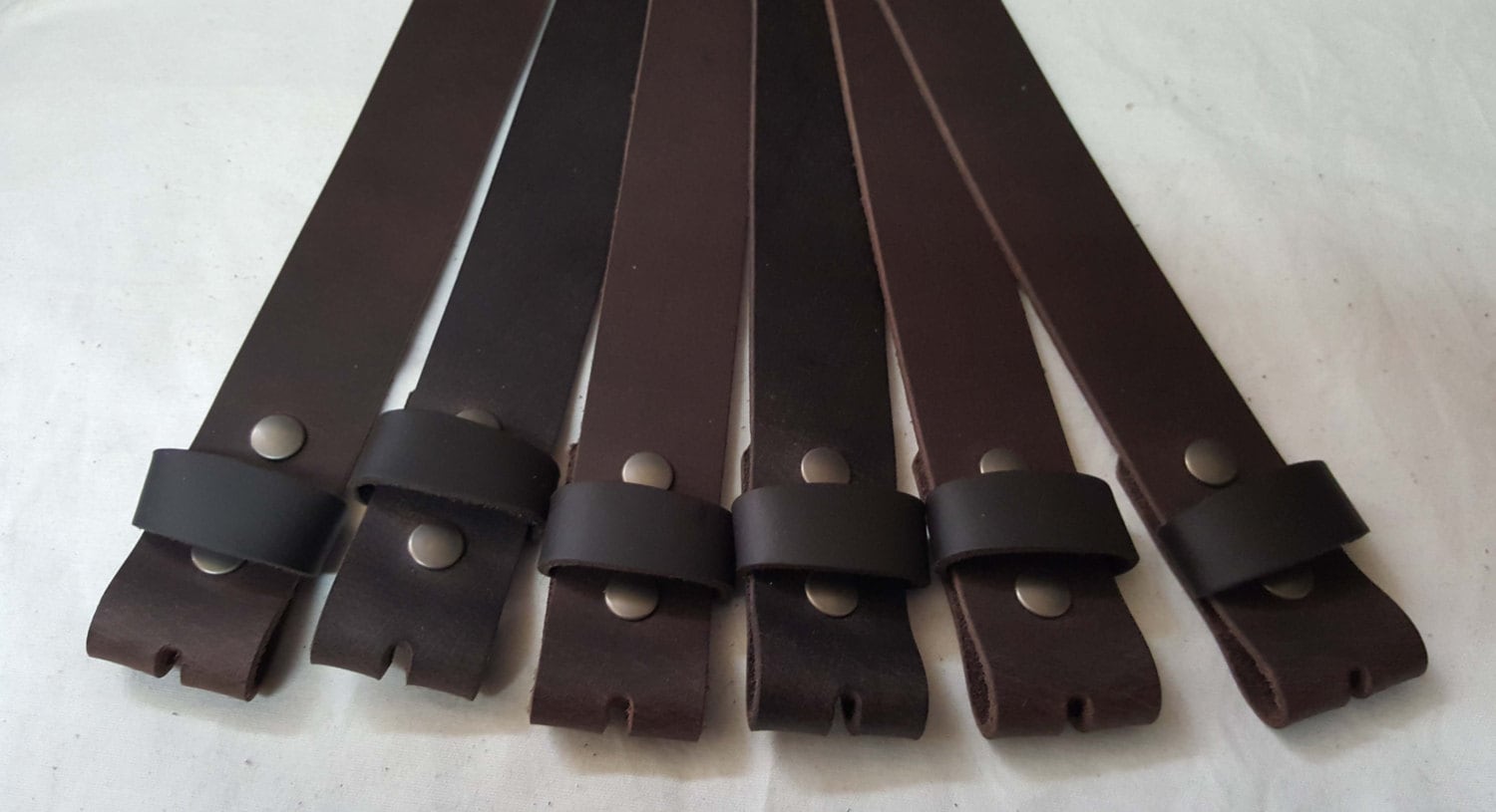 Dunkelbrauner Leder Schnappgürtel, Individueller Schnitt, Austauschbare Schnalle von ironartcanada