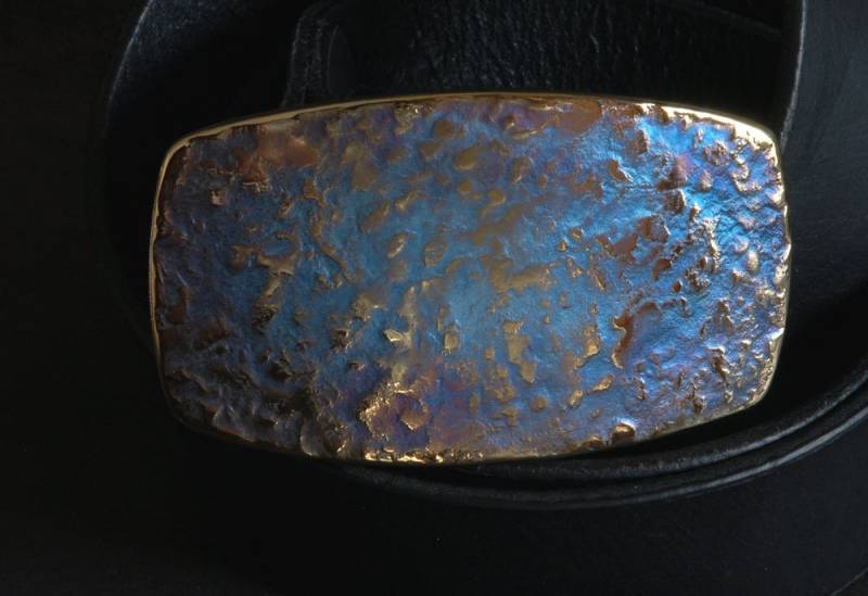 Handgeschmiedete Edelstahl Gürtelschnalle Rodeo Cowboy Style, Blau & Gold von ironartcanada
