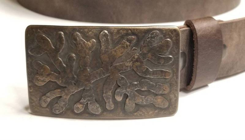 Handgeschmiedete Bronzewurzeln Gürtelschnalle Aus Hypoallergenem Edelstahl von ironartcanada