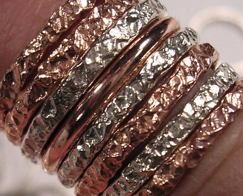 Ein 12 Gauge Crinkletexture Stacker Ring in Verschiedenen Metallen All Precious To Me Ein 12 Gauge Crinkletexture Stacker Ring in Verschiedenen Metallen All Precious To Me von isidro