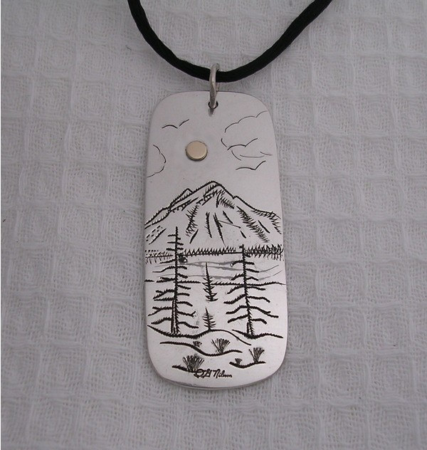 Hand Graviert Anhänger Von Mt. Rainier in Sterling Silber Mit Solid14K Gelbgold Sonne Hand Graviert Anhänger Von Mt. Rainier in Sterling Silber Mit Solid14K Gelbgold Sonne von isidro