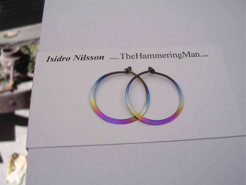 Niobium Creolen in Regenbogenfarben von isidro