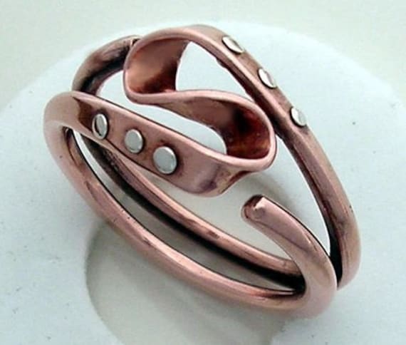 Reine Kupfer Vortex Energie Ring Geht Steampunk Mit Nieten Reine Kupfer Vortex Energie Ring Geht Steampunk Mit Nieten von isidro