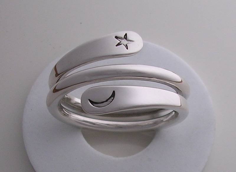 Set Aus 2 Mond Sterne Energie Ringen in Sterling Silber Set Aus 2 Mond Sterne Energie Ringen in Sterling Silber von isidro