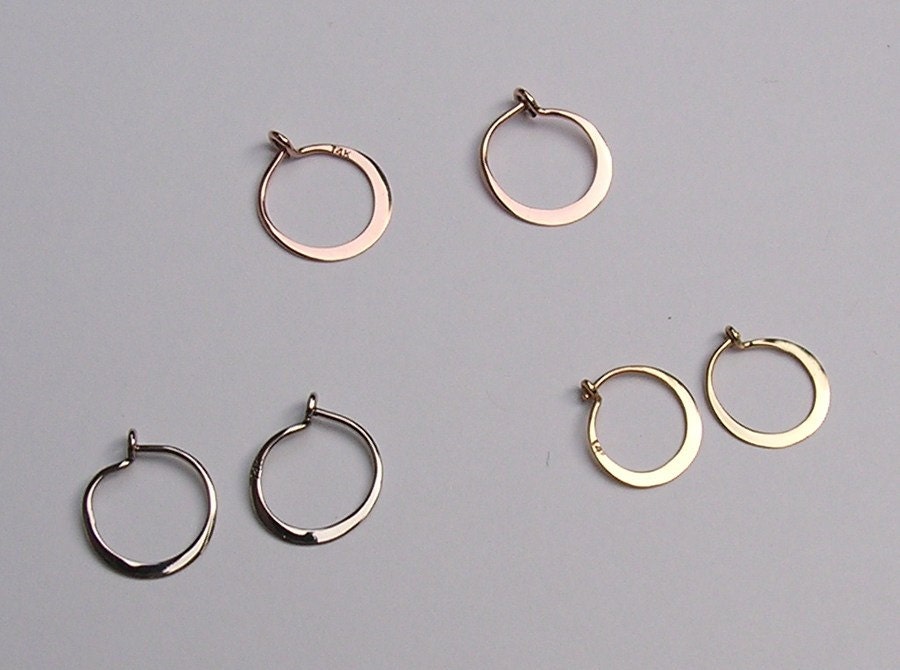 Winzige Schläfer - Creolen in Solid 14K Gold Gelb, Weiß Oder Rose Winzige Schläfer - Creolen in Solid 14K Gold Gelb, Weiß Oder Rose von isidro