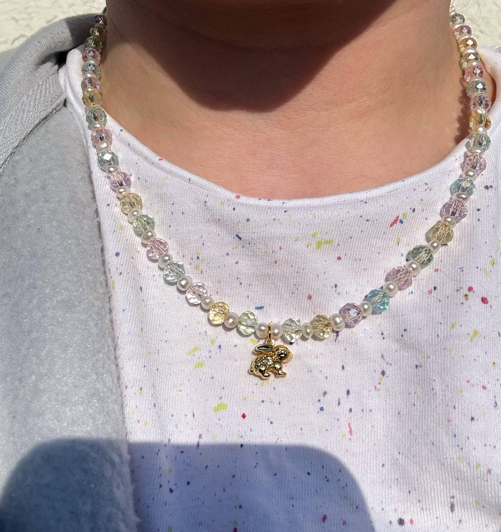 Hasenkette Mit Bunten Kristall Glasperlen von isisschmuckstuecke