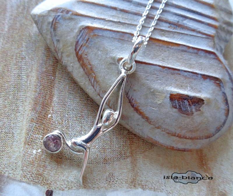 Zartes Collier ⋆ Asana Halbmond Anjaneyasana Silberkettchen Amethyst Silber Kurze Kette Silberkette Feine Ankerkette Yoga Zartes Collier ⋆ Asana Halbmond Anjaneyasana Silberkettchen Amethyst Silber Kurze Kette Silberkette Feine Ankerkette Yoga von islablanca