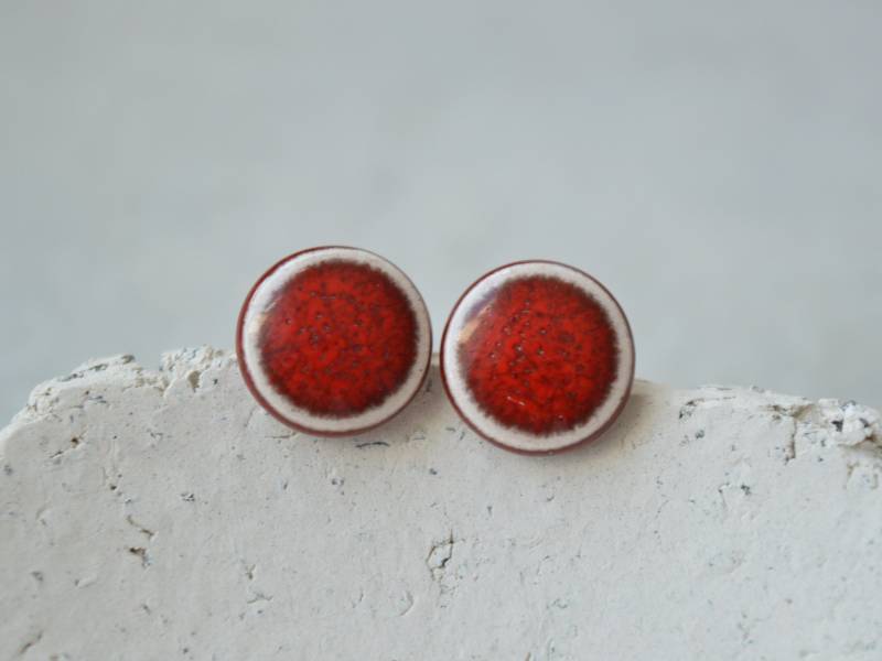 Tiefrote Keramikohrstecker, Handgemachter Keramikschmuck, Kreis Ohrstecker, Geschenk Für Sie von islaclay